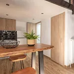 Namaste Industrial Loft Near Seaside *