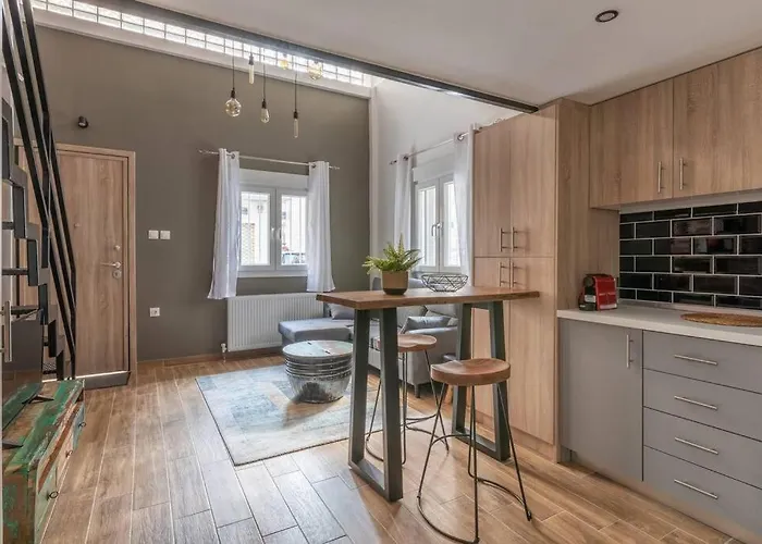 公寓 Namaste Industrial Loft Near Seaside 塞萨洛尼基