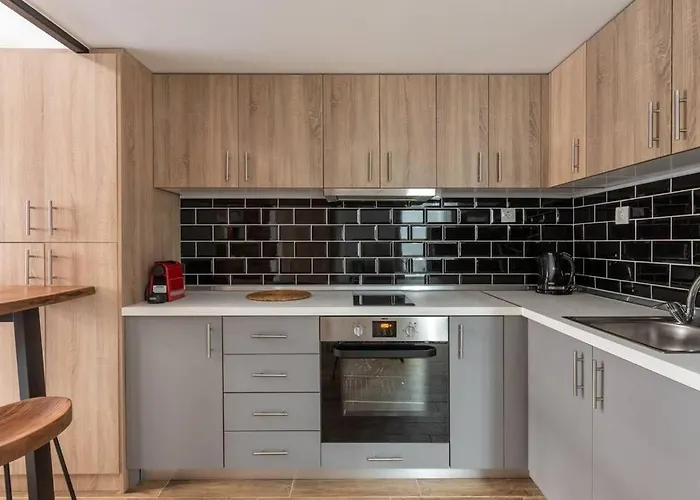 Namaste Industrial Loft Near Seaside