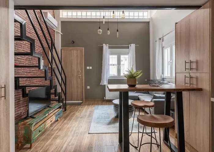 Namaste Industrial Loft Near Seaside