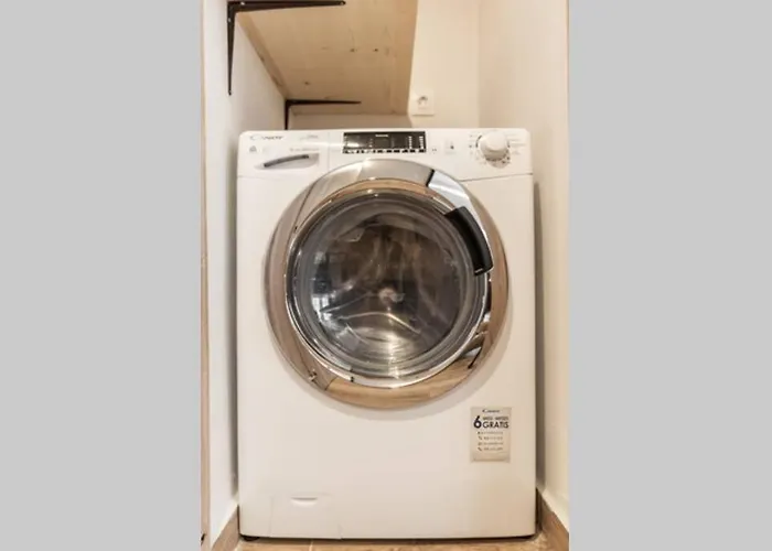 Namaste Industrial Loft Near Seaside *